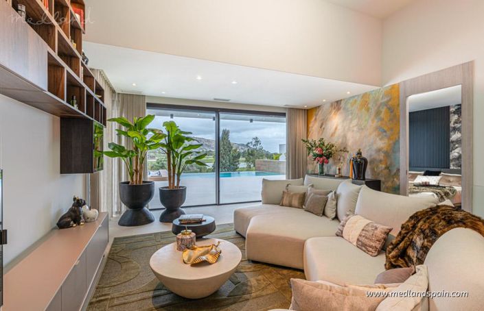 Image No.6-3 Bed Villa for sale