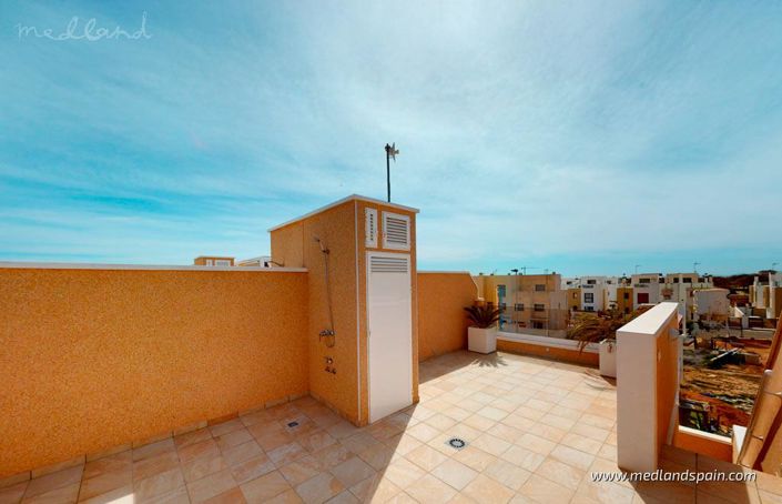 Image No.12-3 Bed Townhouse for sale