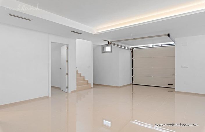 Image No.15-4 Bed Villa for sale