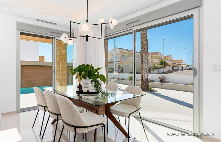 Image No.6-4 Bed Villa for sale