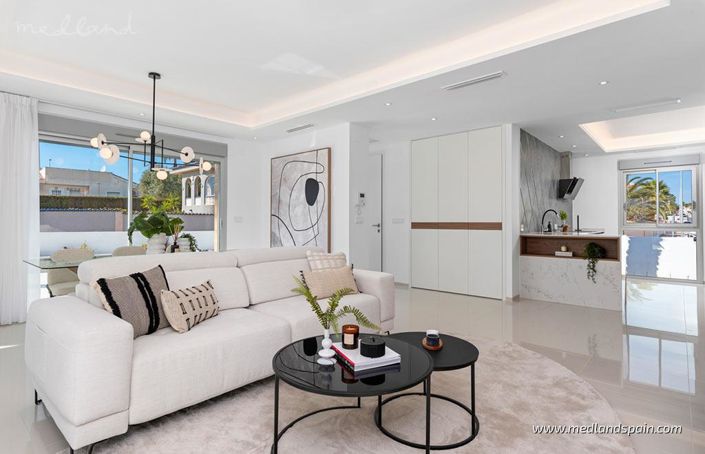 Image No.7-4 Bed Villa for sale