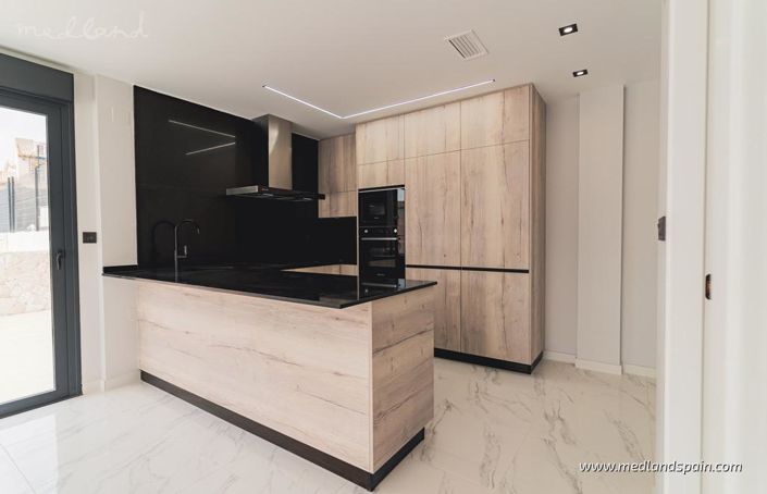 Image No.5-Villa de 4 chambres à vendre à Punta Prima