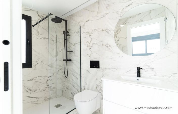 Image No.7-Villa de 4 chambres à vendre à Punta Prima