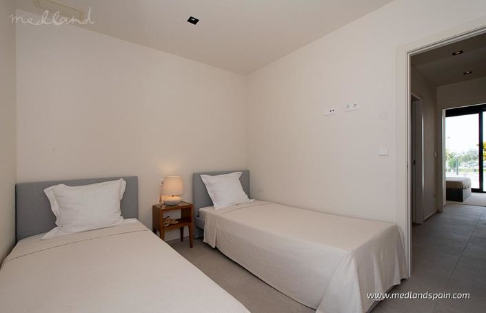 Image No.11-3 Bed Townhouse for sale