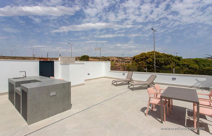 Image No.13-3 Bed Townhouse for sale