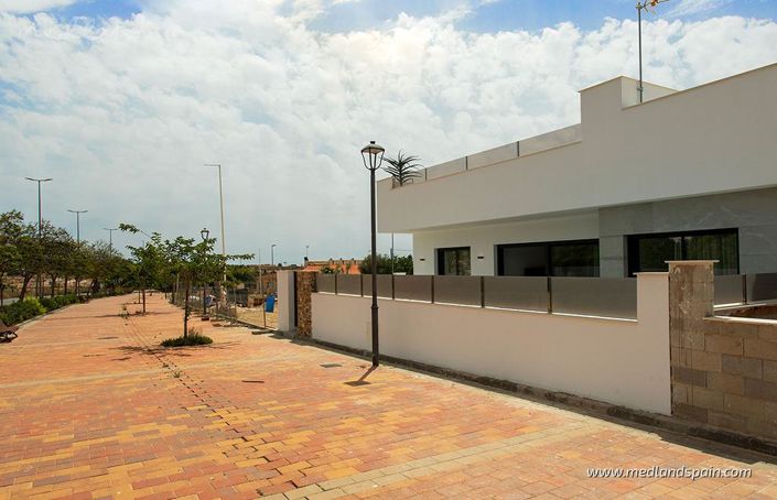 Image No.15-3 Bed Townhouse for sale