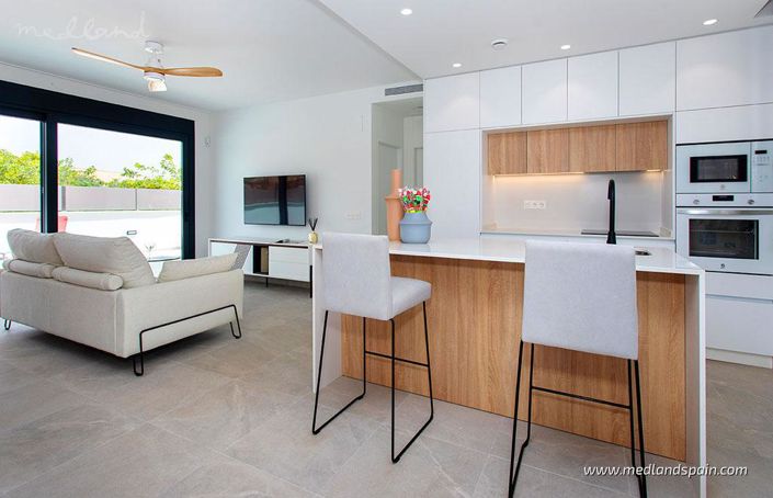 Image No.4-3 Bed Townhouse for sale