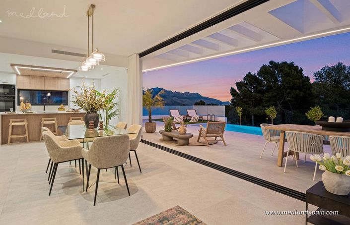 Image No.15-4 Bed Villa for sale