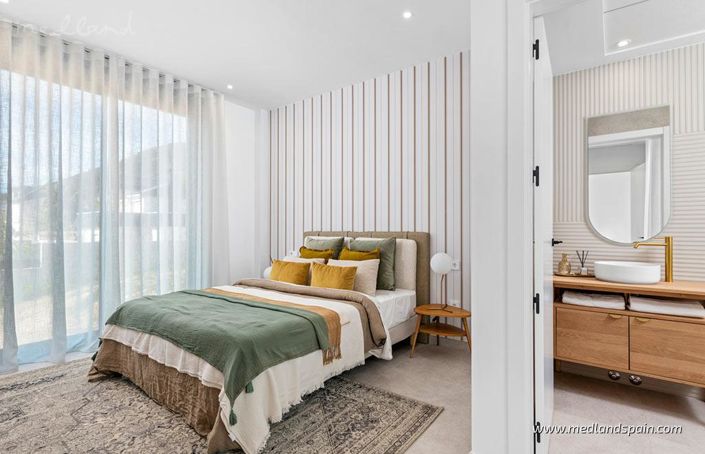 Image No.9-4 Bed Villa for sale