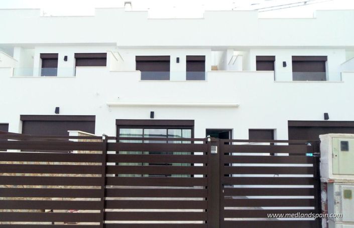 Image No.15-3 Bed Townhouse for sale