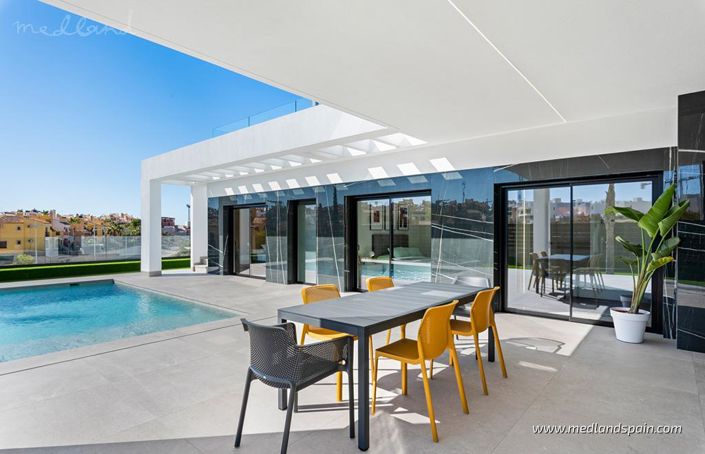 Image No.3-3 Bed Villa for sale