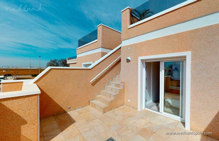 Image No.11-3 Bed Townhouse for sale