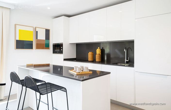 Image No.14-3 Bed Apartment for sale