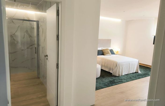 Image No.11-6 Bed Villa for sale