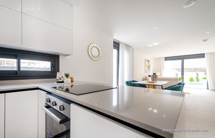 Image No.4-4 Bed Villa for sale