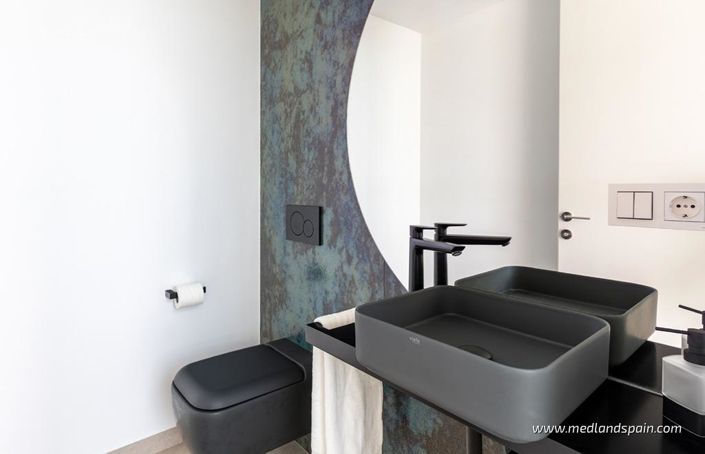 Image No.7-3 Bed Villa for sale