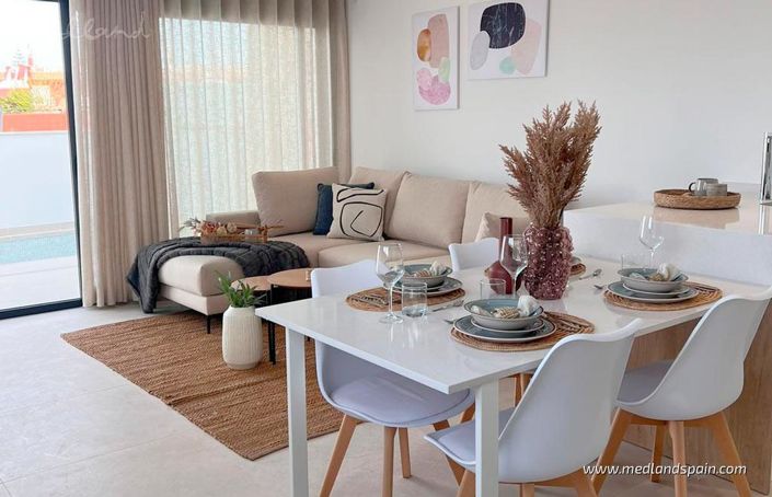 Image No.6-3 Bed Townhouse for sale