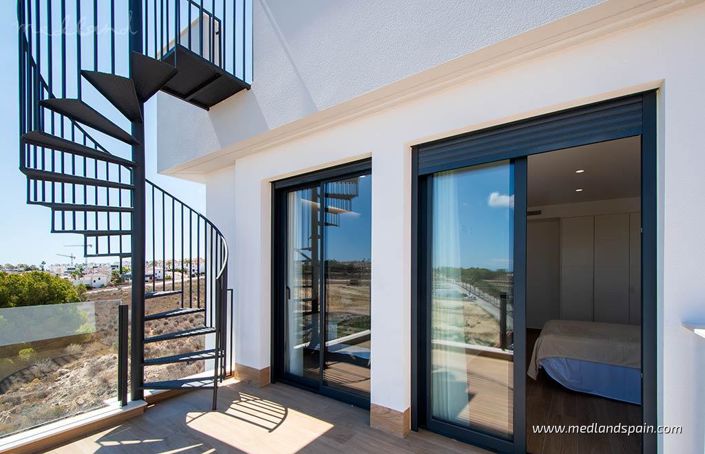 Image No.14-3 Bed Villa for sale