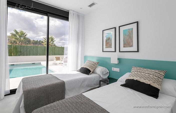 Image No.12-3 Bed Villa for sale