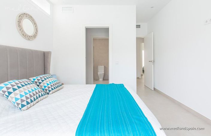 Image No.8-3 Bed Villa for sale