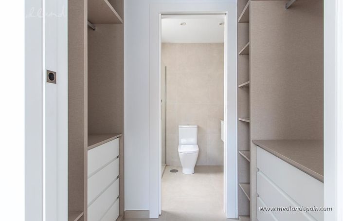 Image No.9-3 Bed Villa for sale