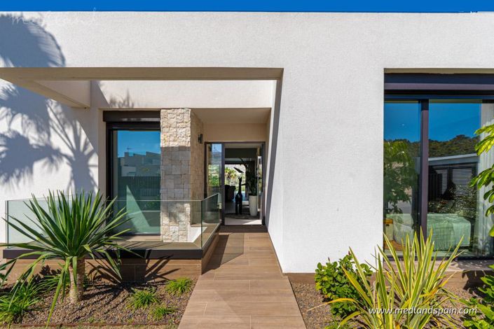 Image No.3-3 Bed Villa for sale