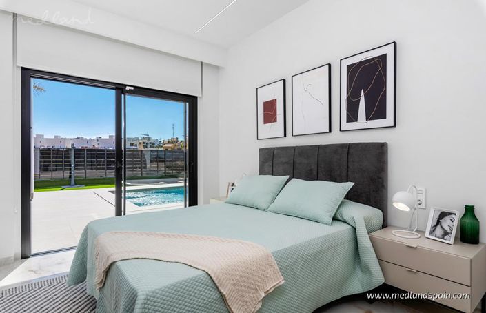 Image No.11-3 Bed Villa for sale