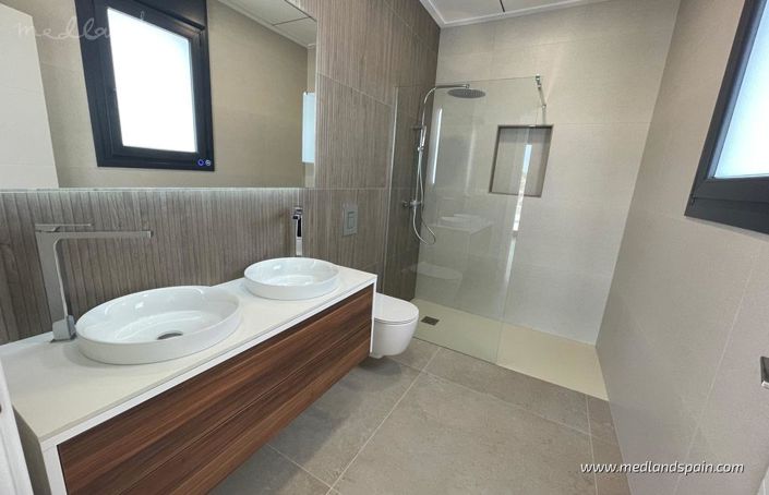 Image No.11-3 Bed Villa for sale