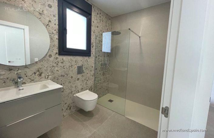 Image No.7-3 Bed Villa for sale