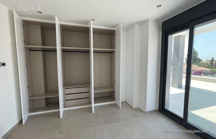 Image No.8-3 Bed Villa for sale