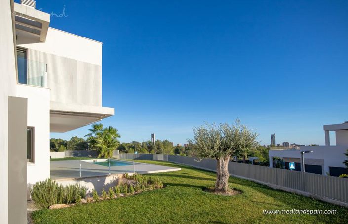 Image No.12-3 Bed Villa for sale