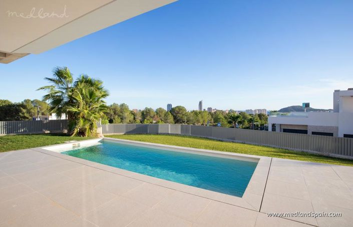 Image No.2-3 Bed Villa for sale