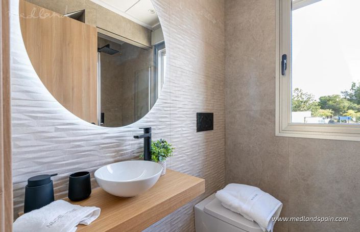 Image No.8-3 Bed Villa for sale