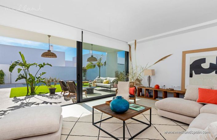 Image No.2-3 Bed Villa for sale