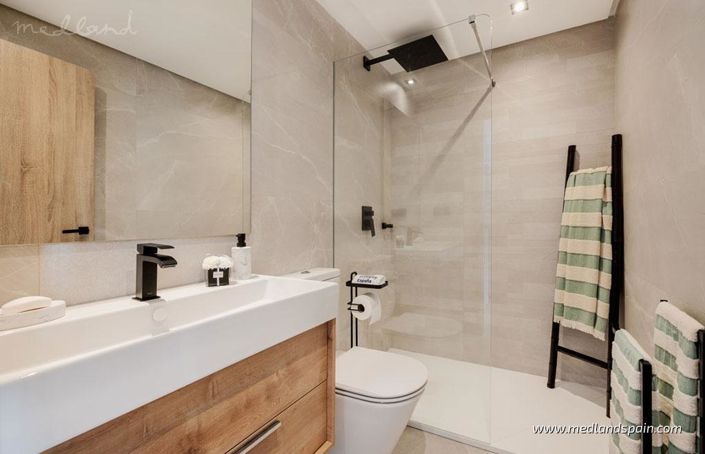 Image No.12-3 Bed Townhouse for sale