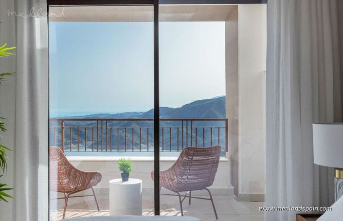 Image No.14-3 Bed Townhouse for sale