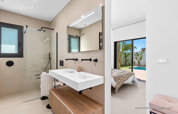 Image No.9-3 Bed Villa for sale