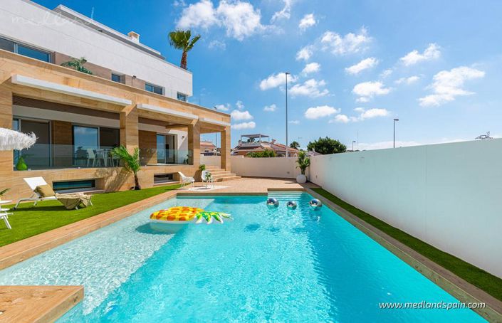 Image No.12-4 Bed Villa for sale