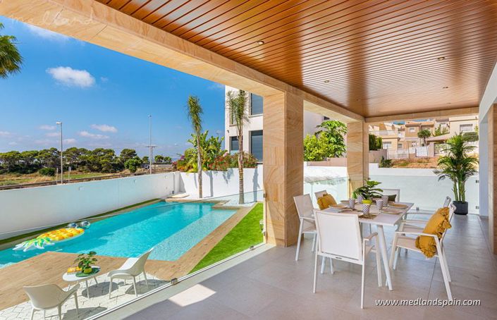 Image No.4-4 Bed Villa for sale