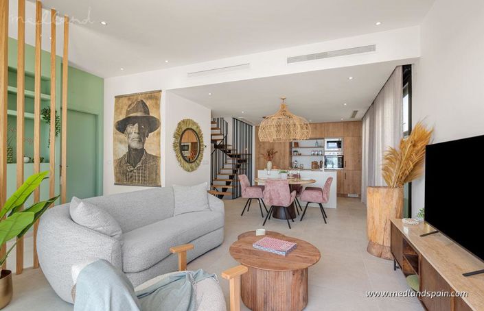 Image No.4-3 Bed Townhouse for sale