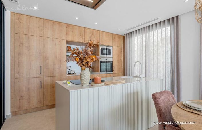 Image No.6-3 Bed Townhouse for sale