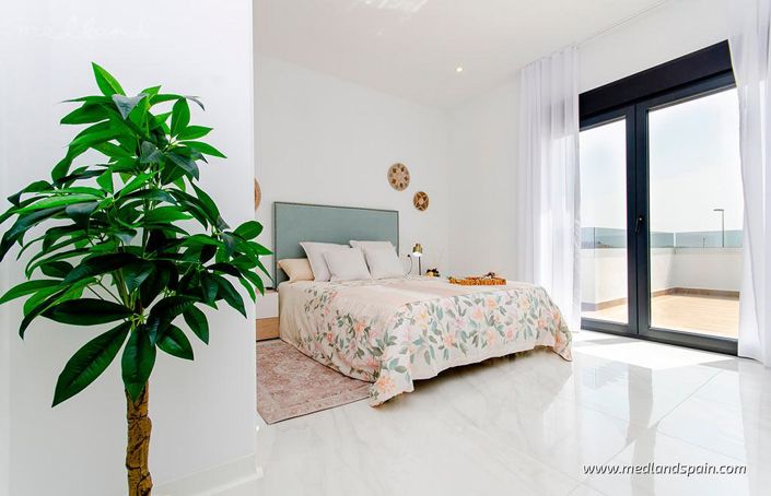 Image No.10-3 Bed Villa for sale