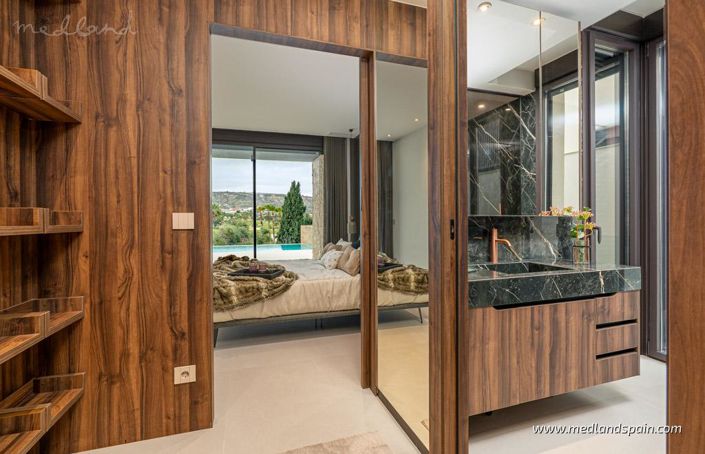 Image No.11-3 Bed Villa for sale