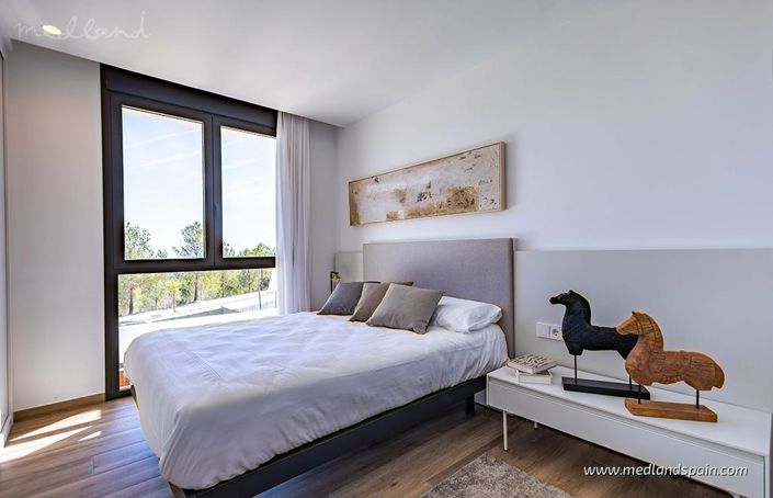 Image No.10-3 Bed Villa for sale