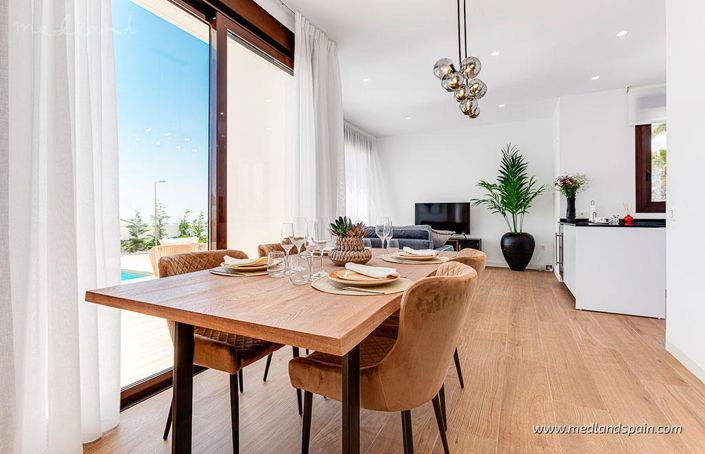 Image No.6-3 Bed Villa for sale