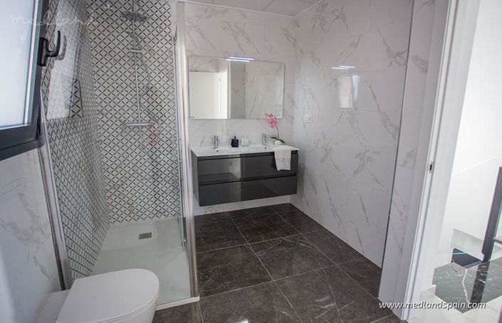 Image No.10-3 Bed Villa for sale