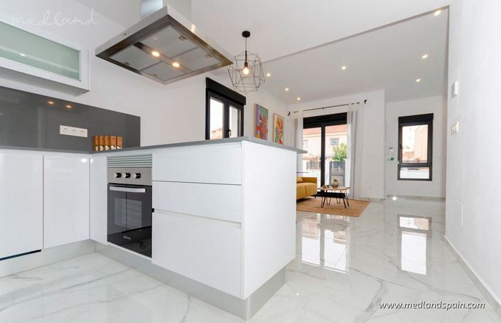 Image No.4-3 Bed Villa for sale