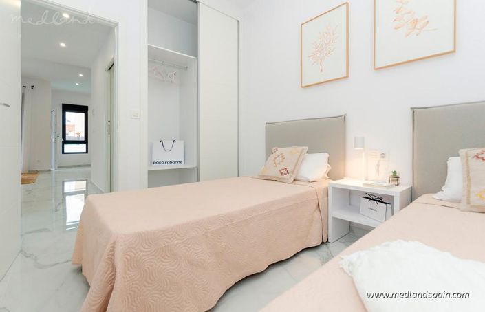 Image No.5-3 Bed Villa for sale