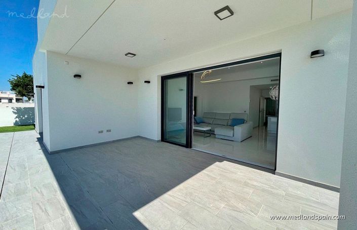 Image No.11-3 Bed Villa for sale