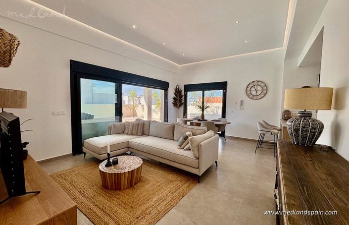 Image No.2-3 Bed Villa for sale